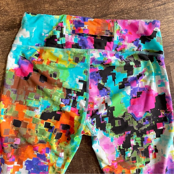 2🌎’s/$66~Saucony “The Scoot” Crop Athletic Running Yoga Leggings~Size M - Picture 11 of 16